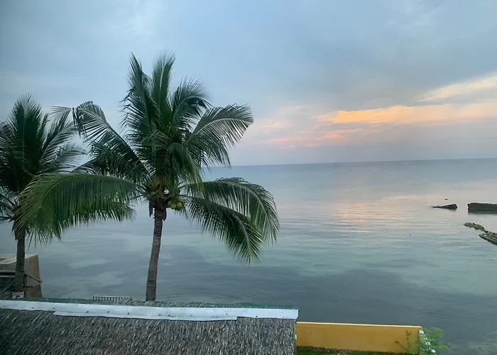 Simala House Beachfront 4br Retreat By The Sea Apartment *