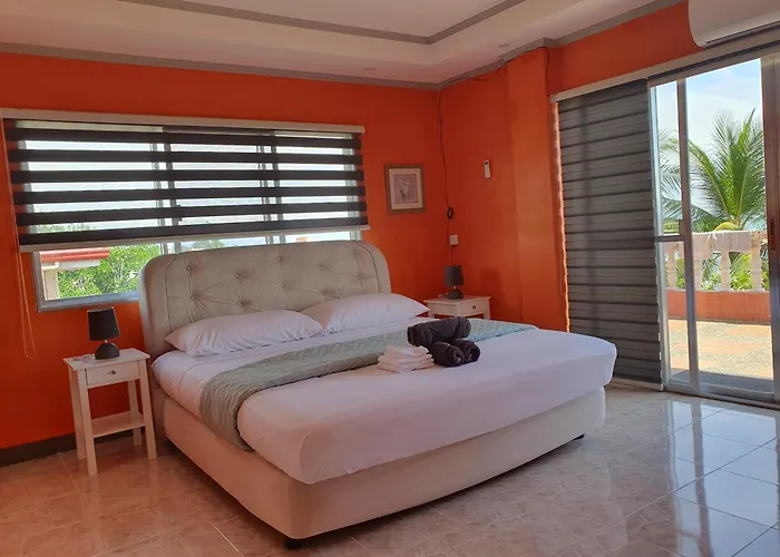 Apartment Simala House Beachfront 4br Retreat By The Sea *