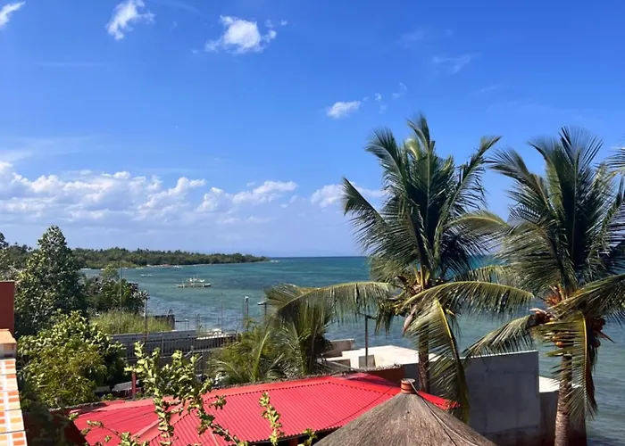 Apartment Simala House Beachfront 4br Retreat By The Sea