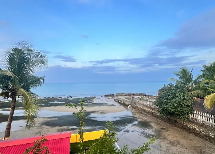 Apartment Simala House Beachfront 4br Retreat By The Sea