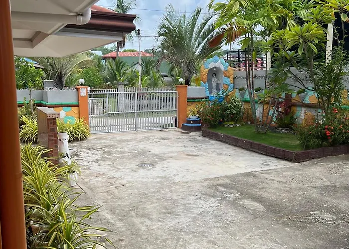 Simala House Beachfront 4br Retreat By The Sea Apartment *
