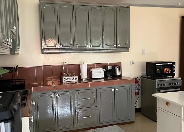 Simala House Beachfront 4br Retreat By The Sea Apartment *