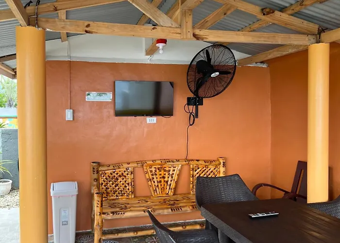 Simala House Beachfront 4br Retreat By The Sea * Sibonga