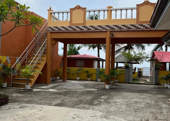 Simala House Beachfront 4br Retreat By The Sea *