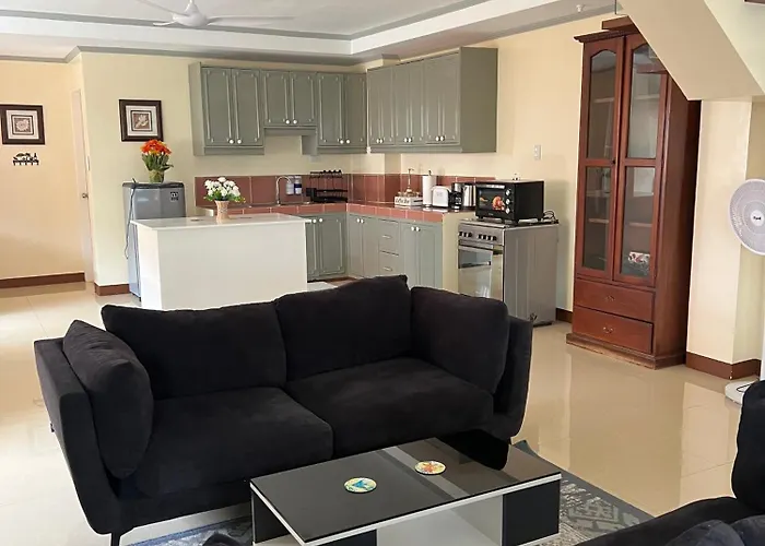 Simala House Beachfront 4br Retreat By The Sea