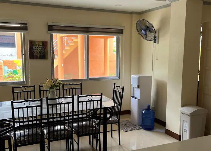Simala House Beachfront 4br Retreat By The Sea Apartment